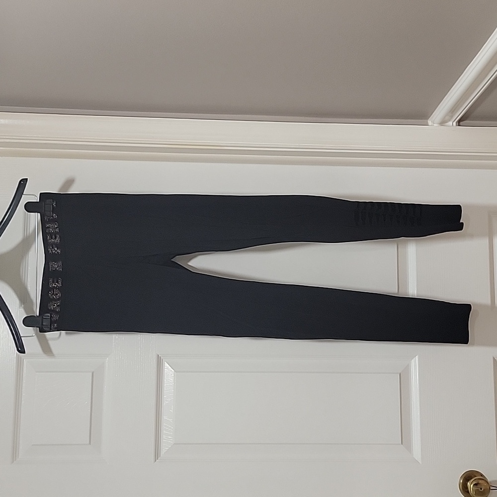Savage X fenty M black leggings